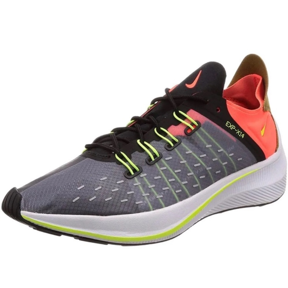 Women’s size 6 shoes Nike EXP-X14